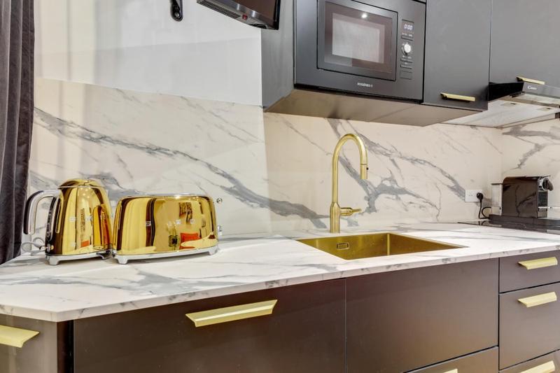 211 Yves Saint Laurent - Superb Appartement *